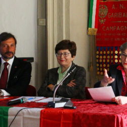 Al tavolo della presidenza del congresso: Filippo Raffi, Anna Maria Lazzarino Del Grosso, Annita Garibaldi