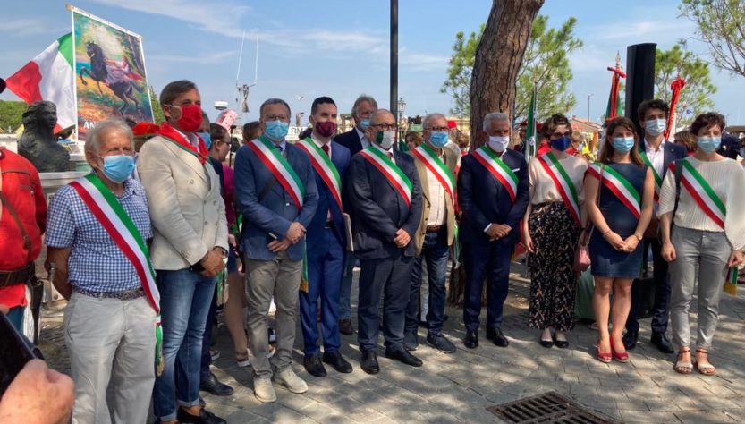 Cesenatico 2 agosto 2020 – Il vicepresidente ANVRG Filippo Raffi con i sindaci presenti al “Garibaldi day”