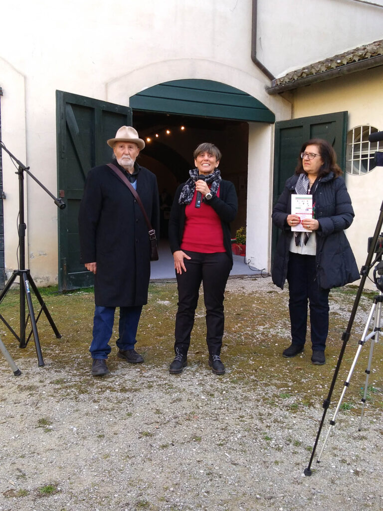 Rieti 12 marzo 2022 - Saluto della presidente nazionale dell’ANVRG Federica Falchi alla inaugurazione della mostra a Palazzo Colelli con accanto Gianfranco Paris e Daniela Acuti