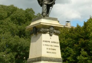 Il monumento a Garibaldi di Perugia, opera di Cesare Zocchi, inaugurato nel 1887 (Facebook Provincia Perugia)