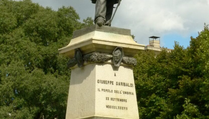 Il monumento a Garibaldi di Perugia, opera di Cesare Zocchi, inaugurato nel 1887 (Facebook Provincia Perugia)